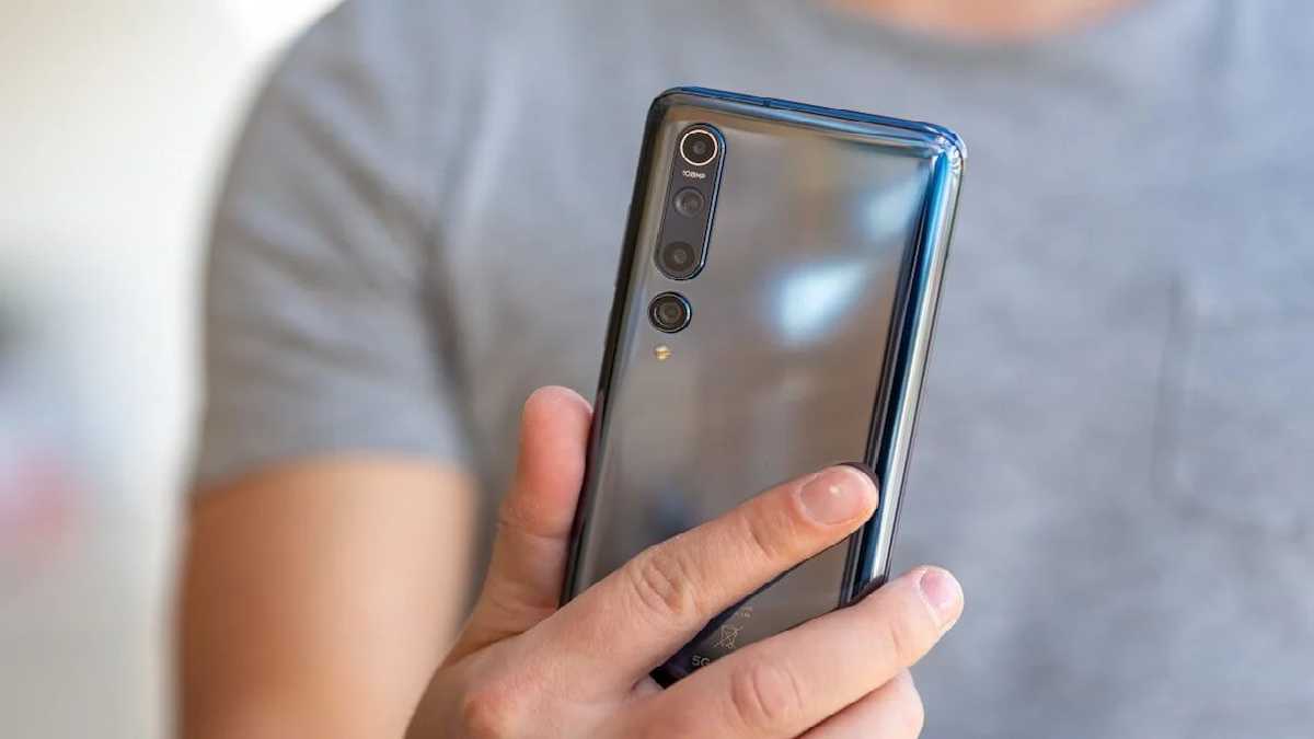 Is the Xiaomi Mi 10 worth buying in 2021?