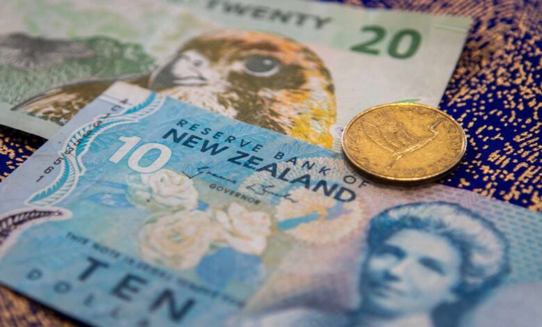 Why did New Zealand move from pounds to dollars