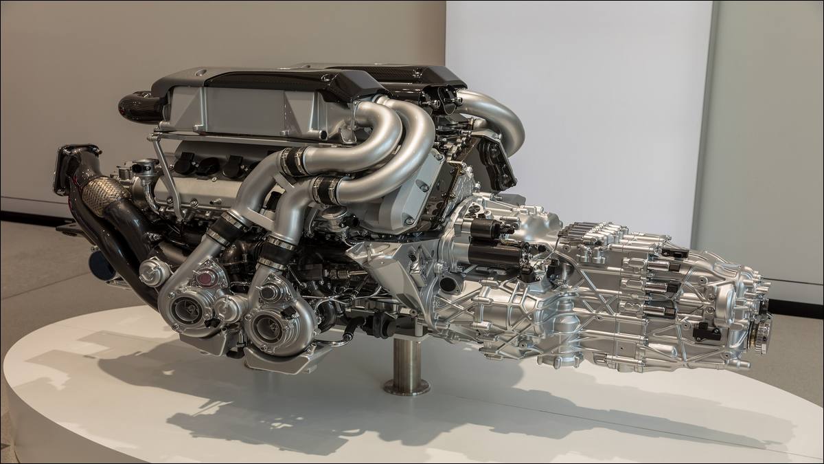Bugatti Chiron engine, DRIVE. Volkswagen Group Forum, Berlin