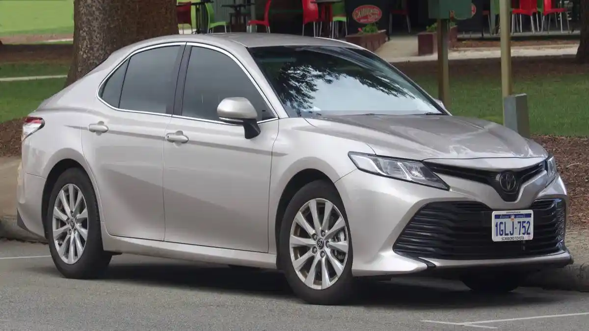 Toyota Camry (XV70)